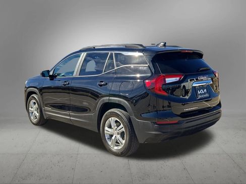 Used 2022 GMC Terrain SLE w/ Driver Convenience Package image 4