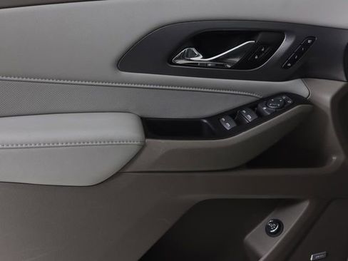 Used 2018 Chevrolet Traverse Premier w/ Driver Confidence II Package image 11