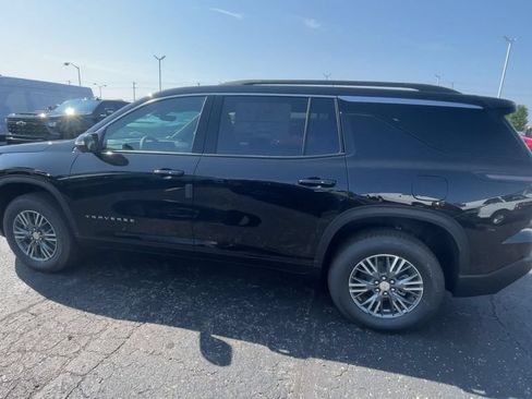 Used 2026 Chevrolet Traverse LT w/ Driver Confidence Package AWD/4WD image 7