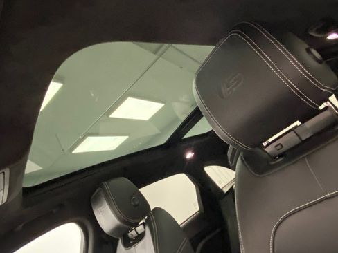 Used 2019 Jaguar F-PACE S image 21