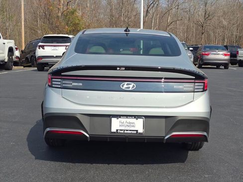 New 2026 Hyundai Sonata SE FWD image 4