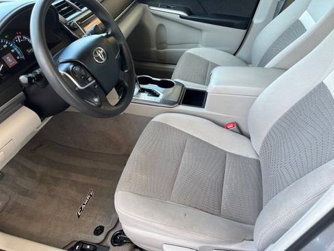 Used 2012 Toyota Camry LE FWD image 5