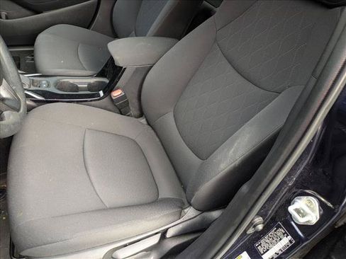 Used 2022 Toyota Corolla LE FWD image 12