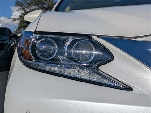 Used 2016 Lexus ES 300h image 10