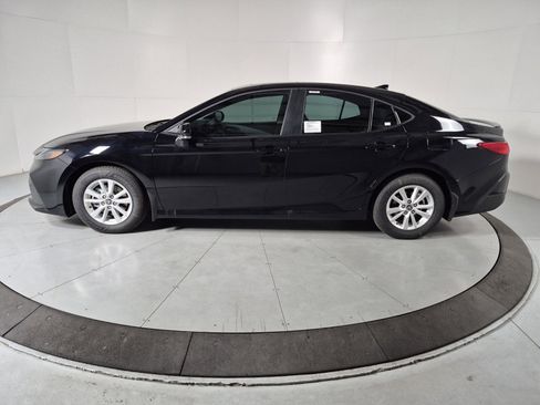 New 2026 Toyota Camry Hybrid image 2