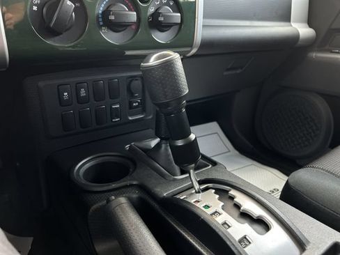Used 2010 Toyota FJ Cruiser 4WD image 36