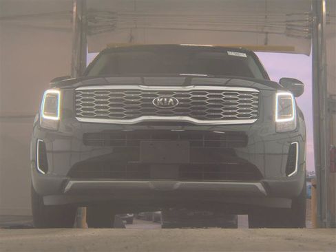 Used 2021 Kia Telluride S AWD/4WD image 3