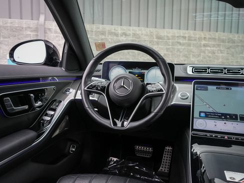 Used 2023 Mercedes-Benz S 580e 4MATIC Sedan w/ AMG Line image 35