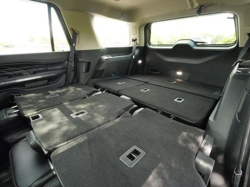 Used 2019 Ford Expedition Platinum RWD image 29