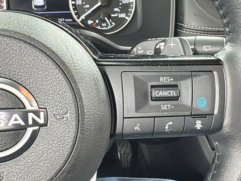 Used 2023 Nissan Rogue SV w/ SV Premium B Package image 23