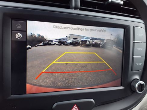 Used 2023 Kia Soul LX image 18