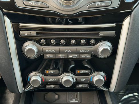 Used 2020 Nissan Pathfinder S FWD image 26
