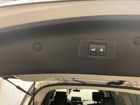 Used 2021 Nissan Armada Platinum w/ Captain's Chairs Package RWD image 32