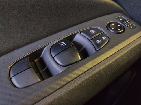 Used 2025 Nissan Altima 2.5 SV FWD image 27
