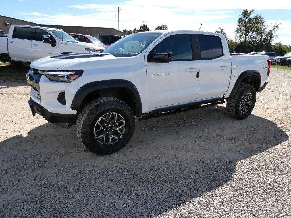 New 2026 Chevrolet Colorado ZR2 w/ Technology Package AWD/4WD image 8