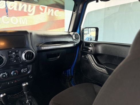 Used 2015 Jeep Wrangler Unlimited Sport w/ Quick Order Package 24S image 17