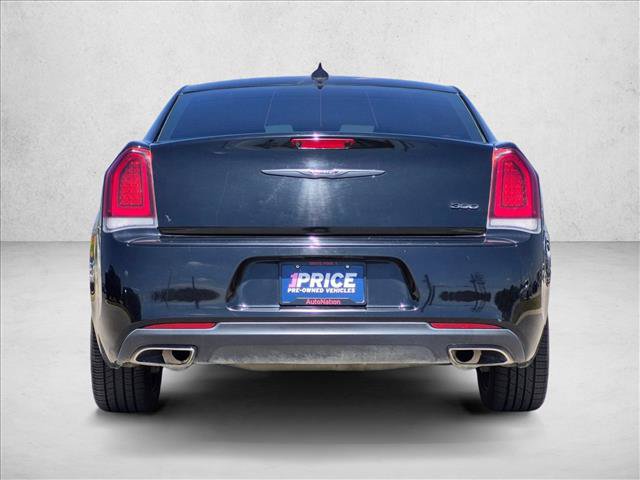 Used 2020 Chrysler 300 Touring w/ Sport Appearance Package RWD image 7