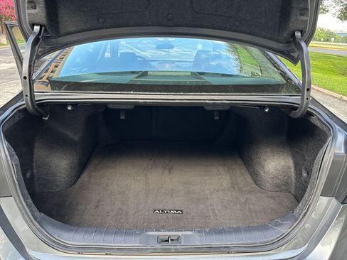 Used 2025 Nissan Altima 2.5 SV FWD image 25