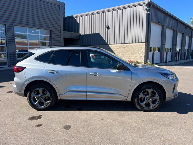 Used 2025 Ford Explorer ST w/ Sun And Sound Package AWD/4WD image 4