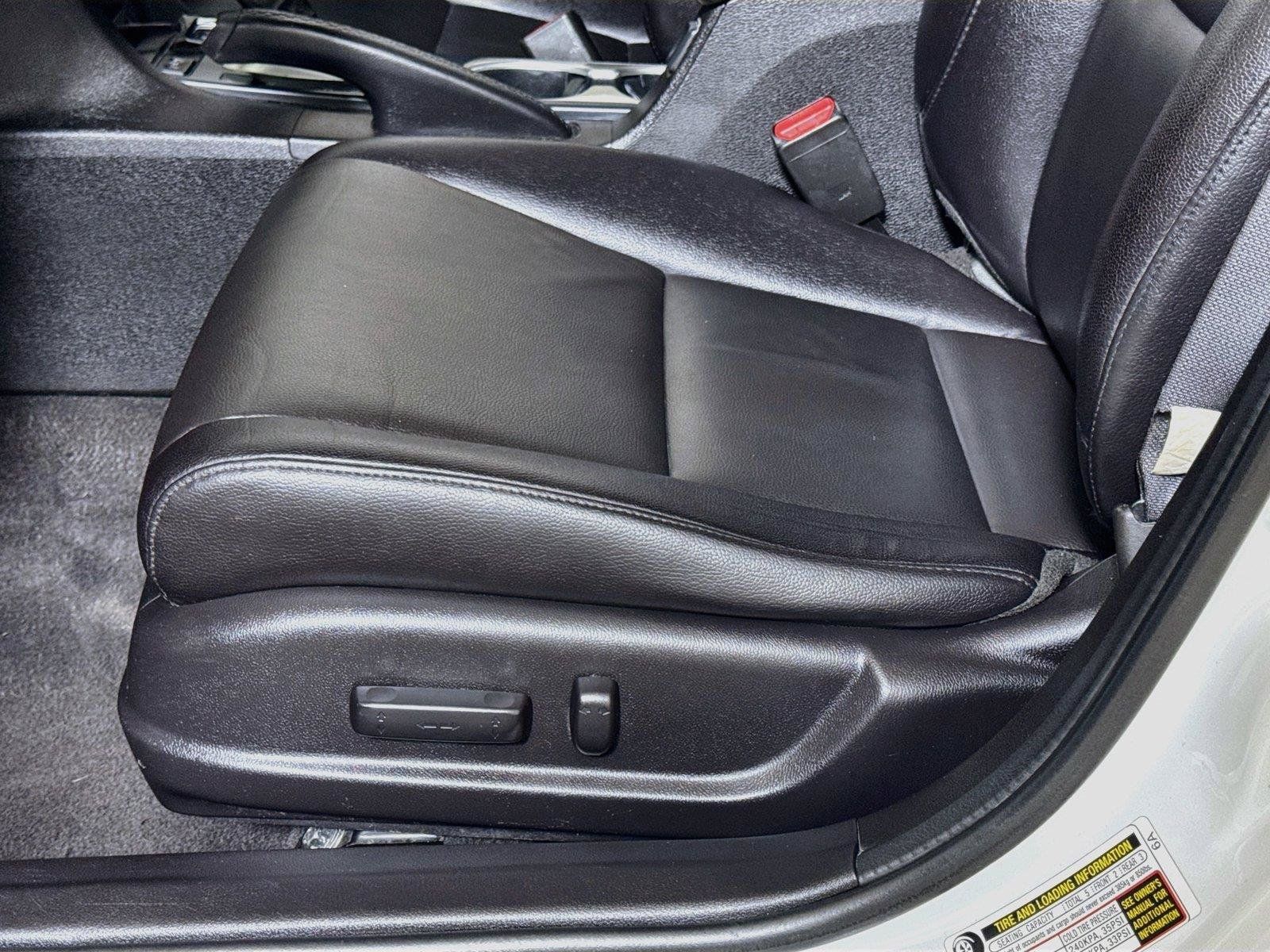 Used 2017 Acura ILX FWD image 17