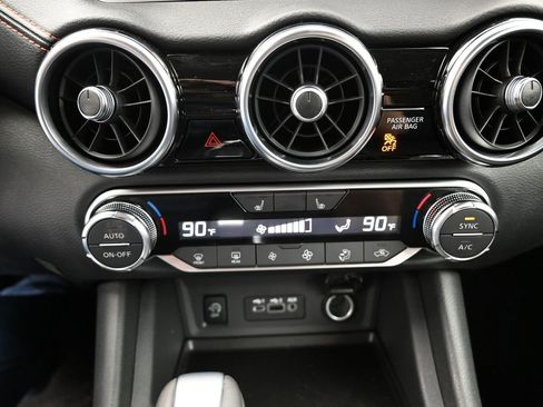 New 2025 Nissan Sentra SR image 15