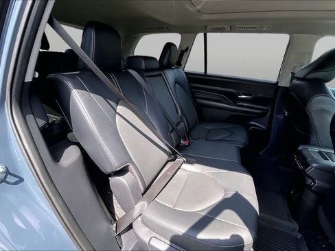 Used 2025 Toyota Grand Highlander AWD image 19