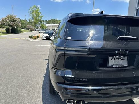 Used 2026 Chevrolet Traverse RS FWD image 26