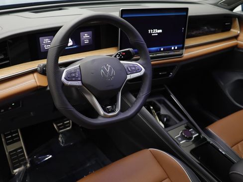 New 2026 Volkswagen Tiguan SEL R-Line image 6