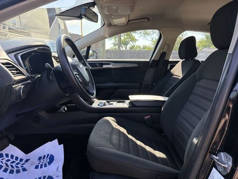 Used 2020 Ford Fusion SE FWD image 13