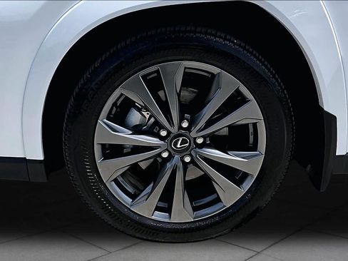 Used 2025 Lexus UX 300h FWD image 11