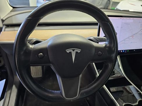 Used 2018 Tesla Model 3 RWD image 15