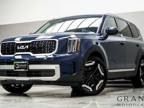 Used 2024 Kia Telluride EX w/ EX Captain's Chair Package image 1