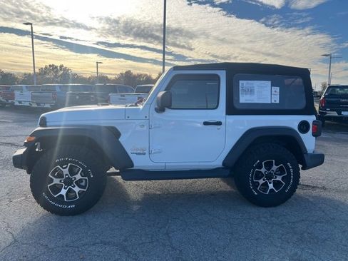 Used 2021 Jeep Wrangler Sport S image 2