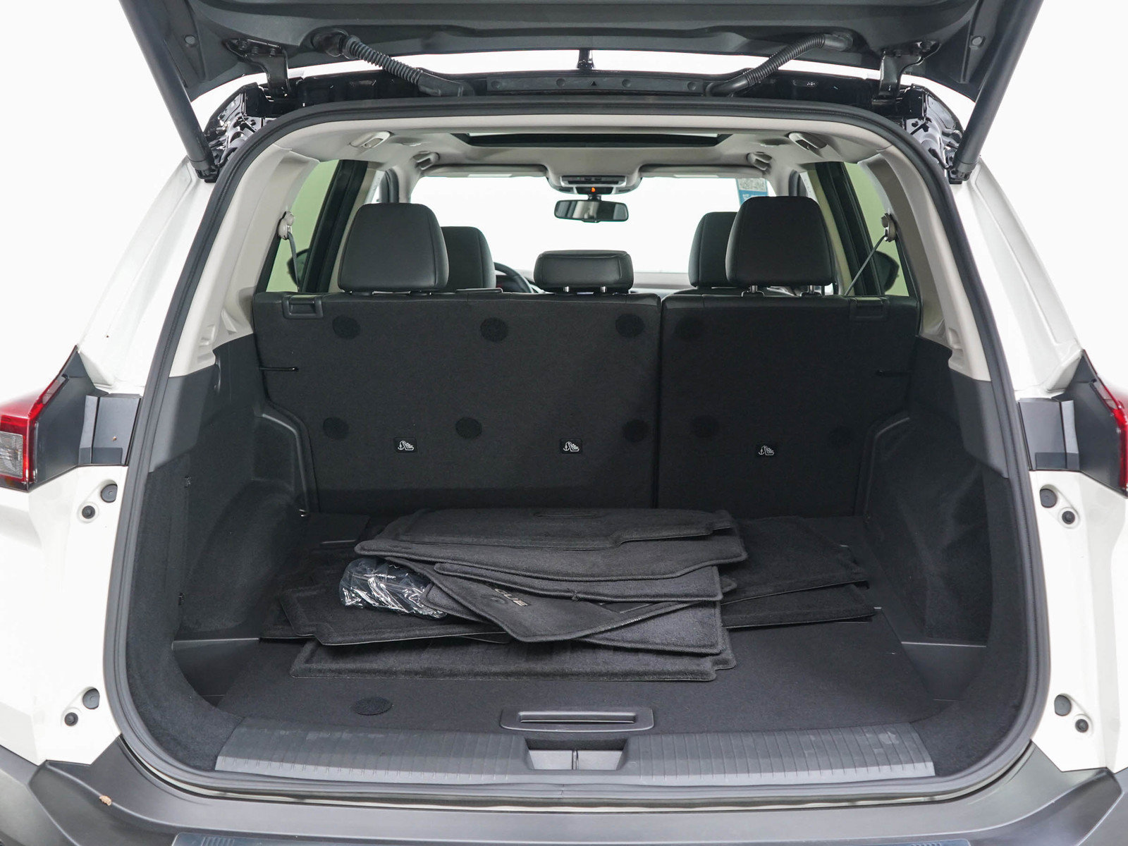 Used 2023 Nissan Rogue SL AWD/4WD image 16
