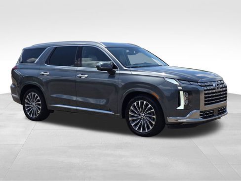 Used 2024 Hyundai Palisade Calligraphy FWD image 4