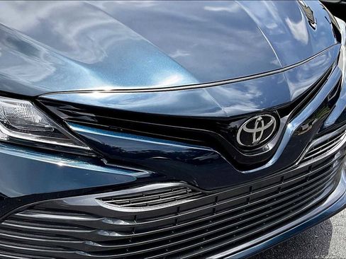 Used 2020 Toyota Camry LE FWD image 28