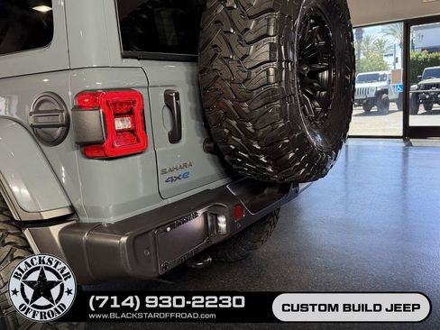 Used 2025 Jeep Wrangler Unlimited Sahara w/ Safety Group AWD/4WD image 16