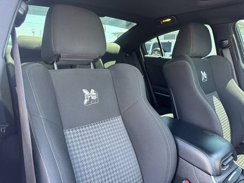Used 2022 Dodge Charger Scat Pack w/ Navigation & Travel Group RWD image 29