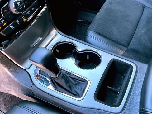 Used 2019 Jeep Grand Cherokee Altitude image 15