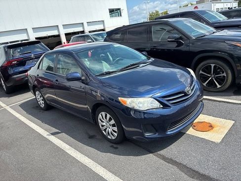 Used 2013 Toyota Corolla LE FWD image 2
