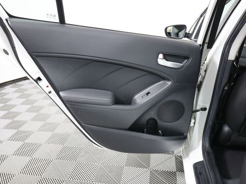 Used 2017 Kia Forte LX image 16