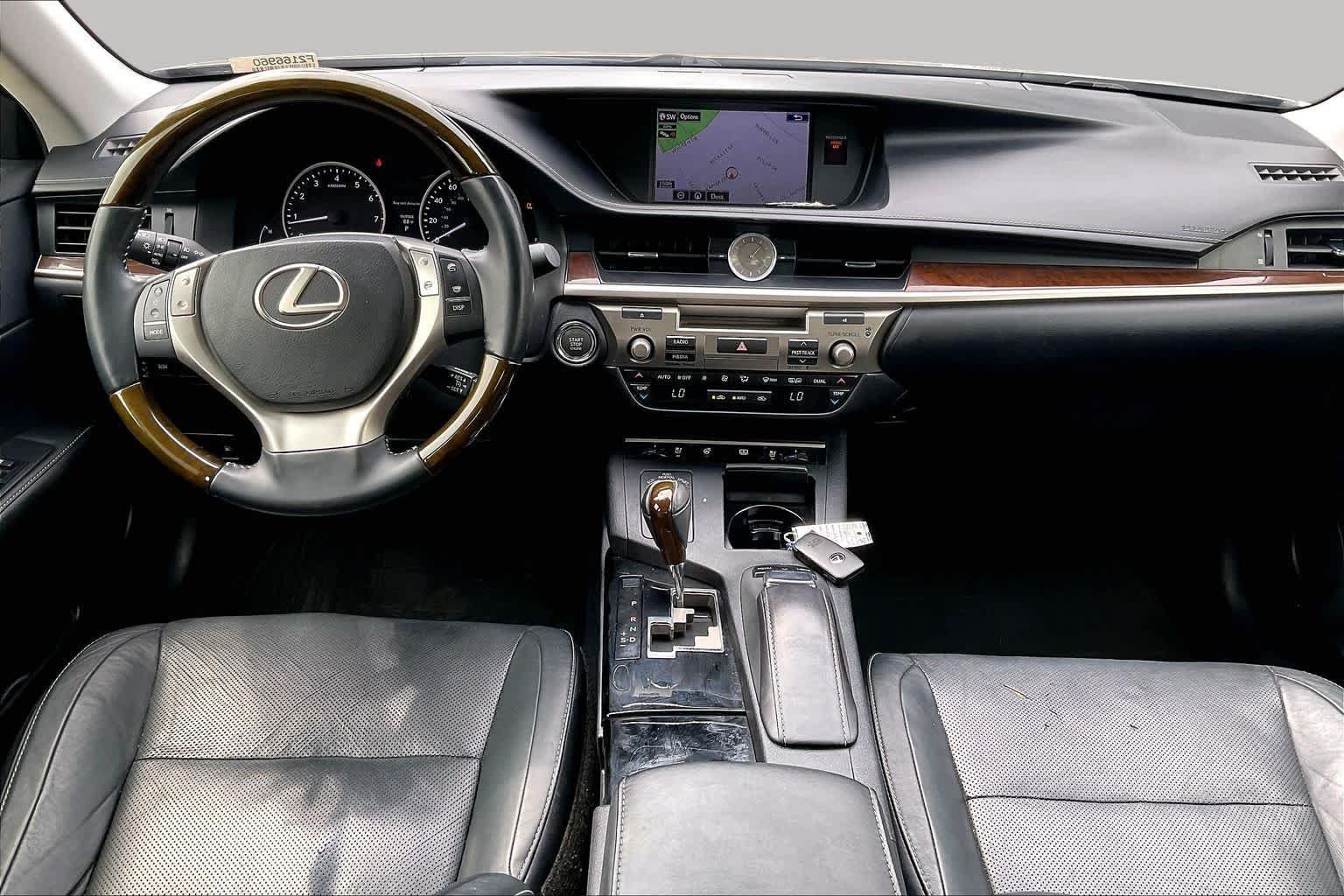 Used 2015 Lexus ES 350 w/ Luxury Package FWD image 15