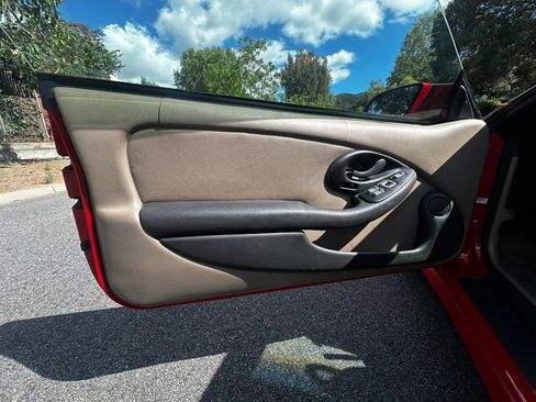 Used 2001 Pontiac Firebird Trans Am RWD image 15