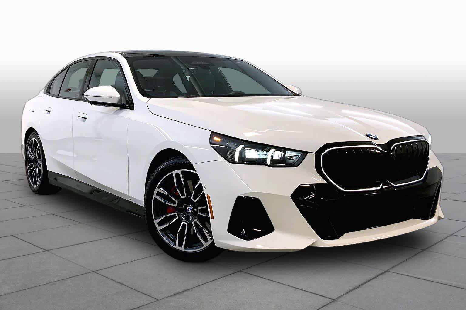 Used 2024 BMW 540i xDrive w/ Executive Package AWD/4WD image 2
