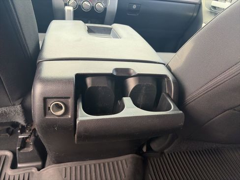 Used 2014 Toyota Tundra SR5 w/ SR5 Upgrade Package image 10