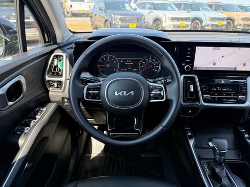 Certified 2022 Kia Sorento S w/ Panoramic Sunroof Package AWD/4WD image 22