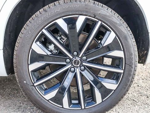 New 2025 Volvo XC90 B6 Core w/ Protection Package Premier image 10