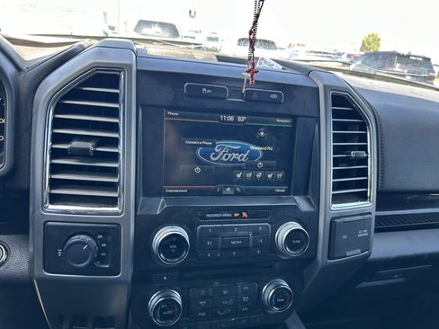 Used 2015 Ford F150 Platinum w/ Equipment Group 701A Luxury AWD/4WD image 15