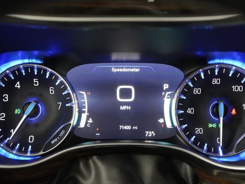 Used 2023 Chrysler Pacifica Limited FWD image 15
