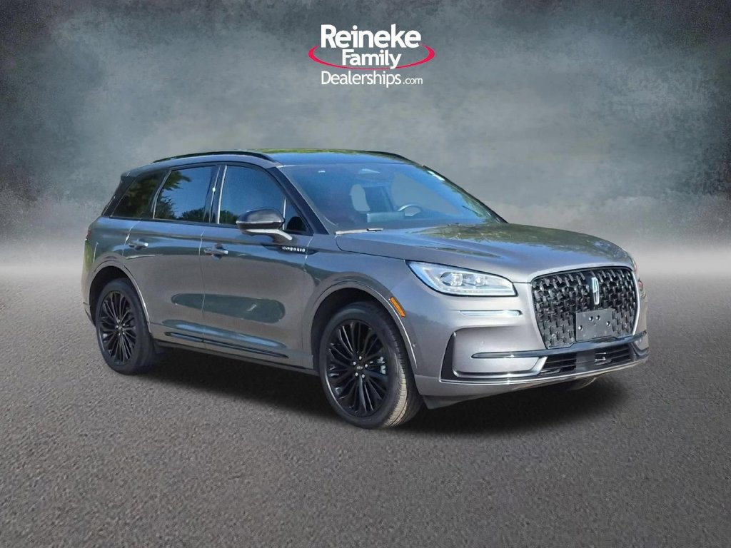 Used 2023 Lincoln Corsair Reserve w/ Equipment Group 202A AWD/4WD image 4